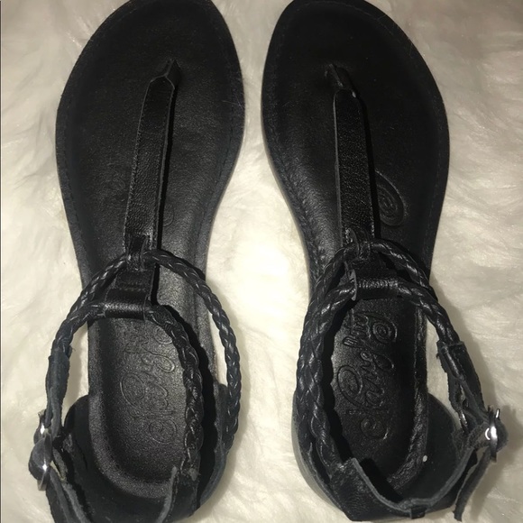 Black sandals - Picture 1 of 2